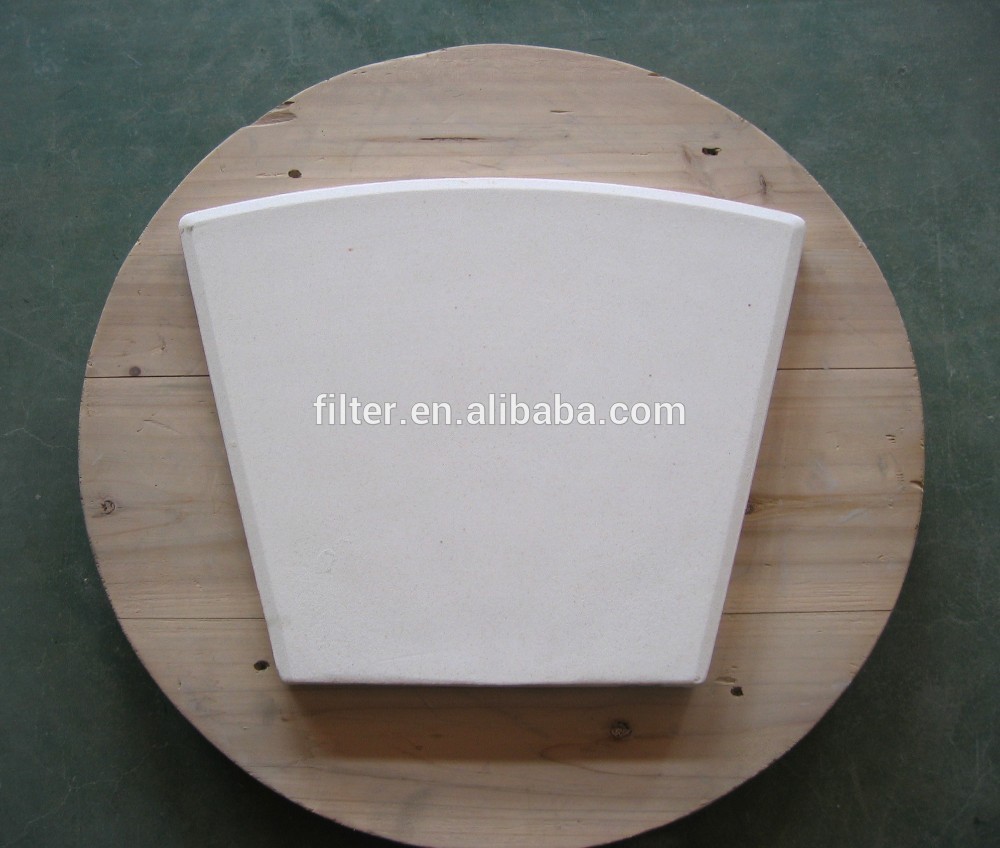 Plaque en céramique de filtre microporeux pour filtre à vide